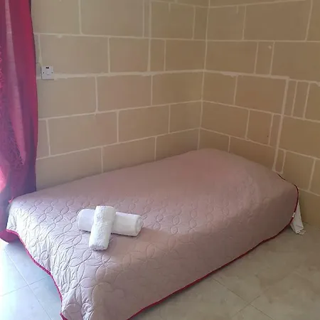 Palm Court * Xlendi