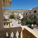 Palm Court Xlendi