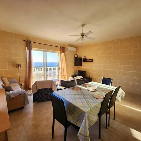 Palm Court Apartment Xlendi