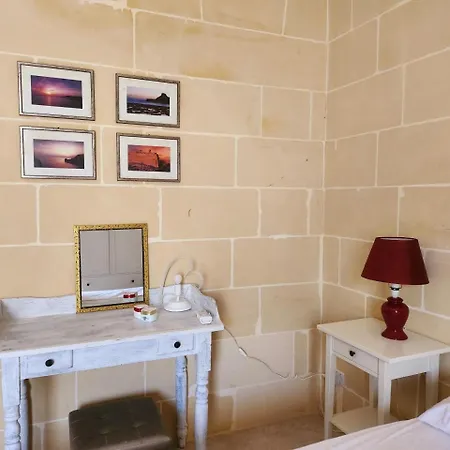 Palm Court Apartment Xlendi