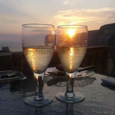 Palm Court Xlendi