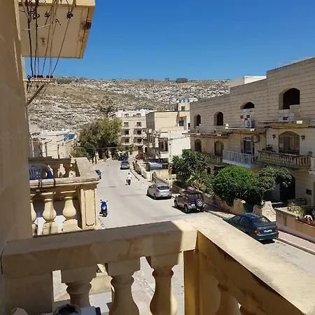Palm Court Xlendi
